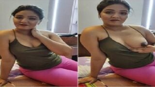 Boobs showing pregnant bhabhi village sex leaked MMS